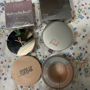 PUR Peach Setting Powder with Silver Lid